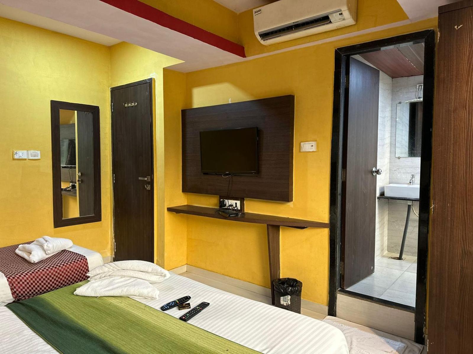 Hotel Artusinn Midc Andheri East Bombaim Exterior foto