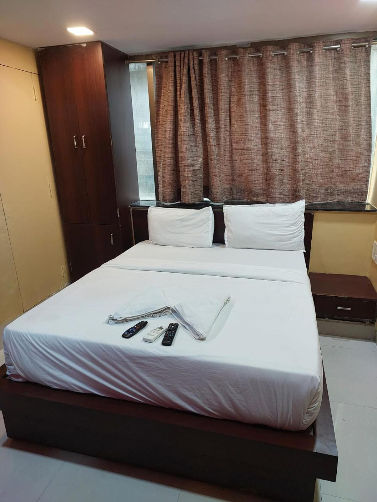 Hotel Artusinn Midc Andheri East Bombaim Exterior foto