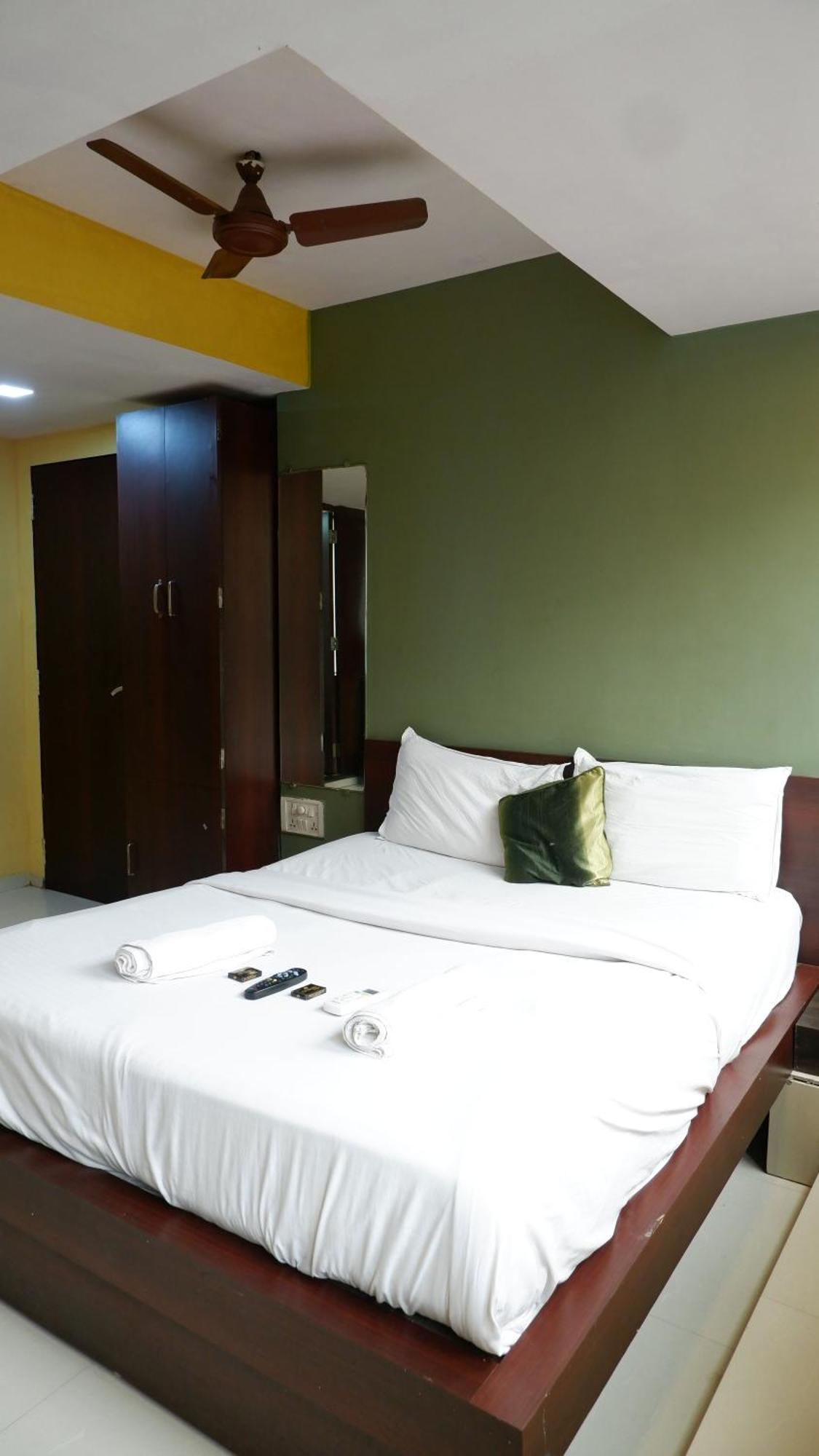 Hotel Artusinn Midc Andheri East Bombaim Exterior foto