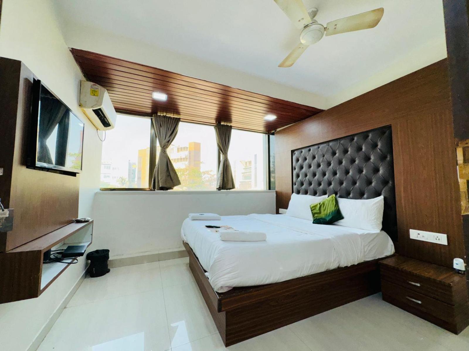Hotel Artusinn Midc Andheri East Bombaim Exterior foto