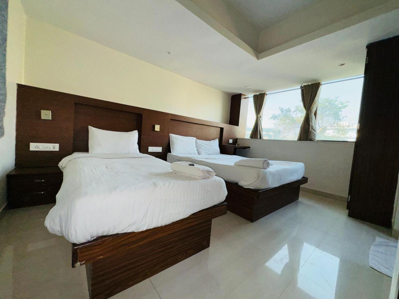 Hotel Artusinn Midc Andheri East Bombaim Exterior foto