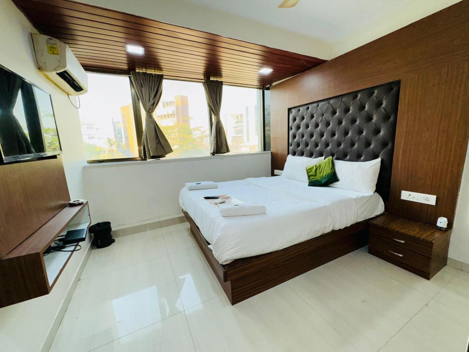 Hotel Artusinn Midc Andheri East Bombaim Exterior foto